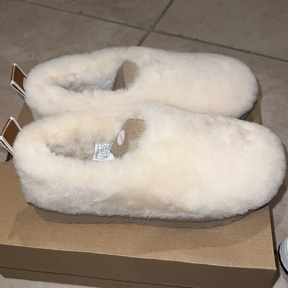 Classic cozy bootie NEVER WORN - Picture 3 of 4